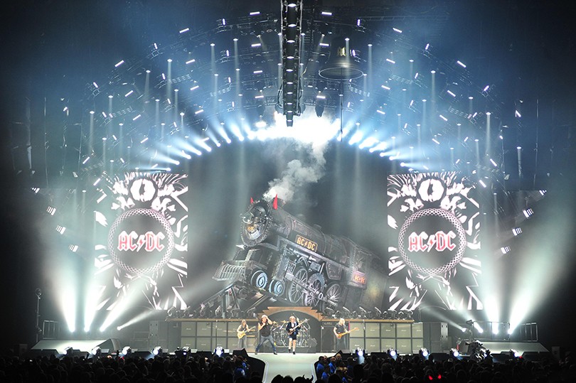 Идея подарка: AC/DC выпускают новый альбом Rock or Bust!