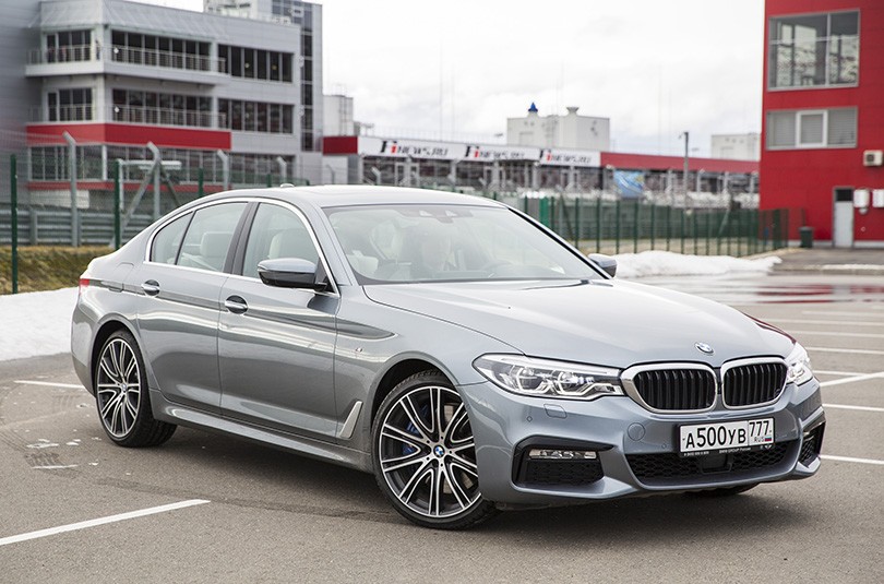 Авто с Яном Коомансом. За рулем новой BMW 5 серии: бензин vs...