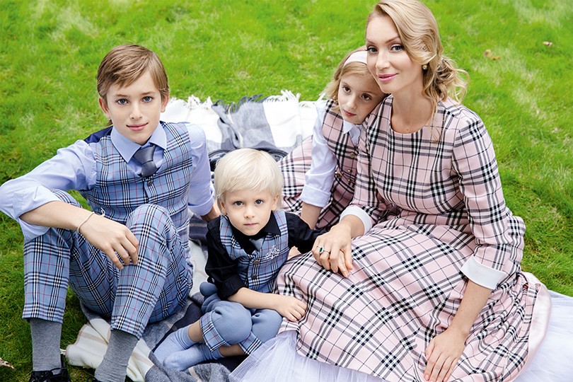 Style Notes: марка A La Russe оденет всех школьников страны