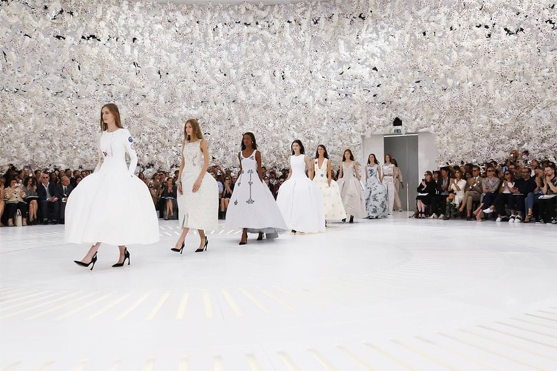 Style Notes. Ретро-футуризм от Christian Dior на Неделе высо...