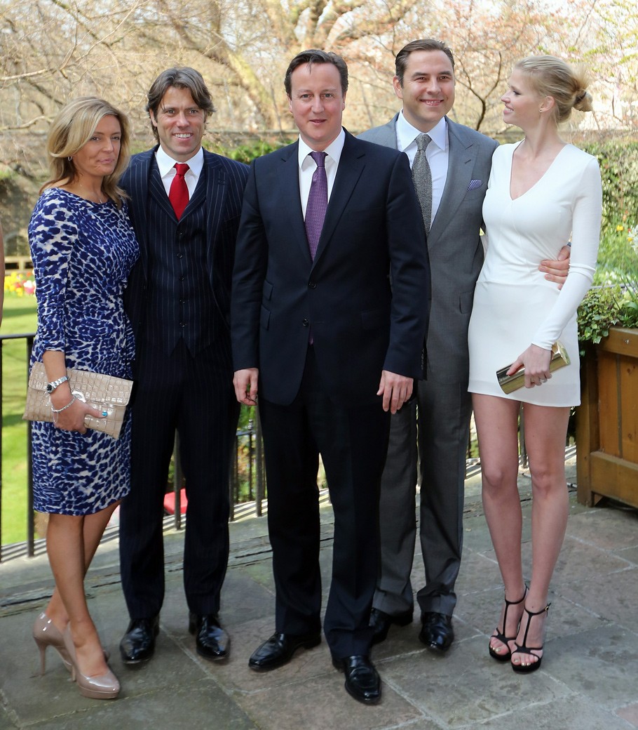 Образ дня: Лара Стоун на Downing Street, 10
