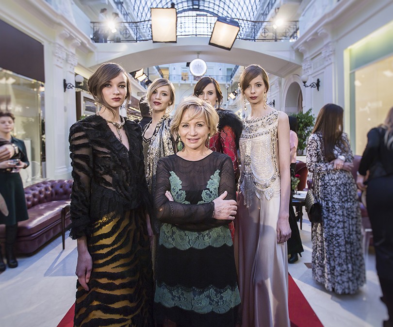 Светская хроника: показ Alberta Ferretti Limited Edition в «...