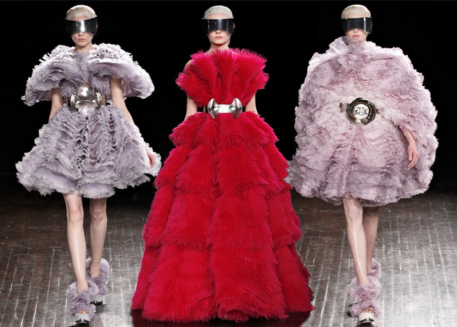 Новость: шоу Alexander McQueen осень/зима 2012-13