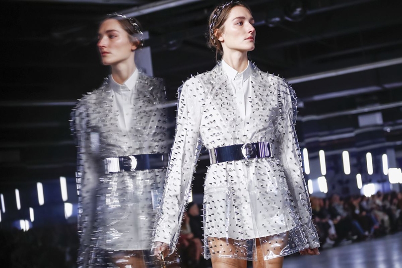 Шипы и розы на показе Balmain в Париже