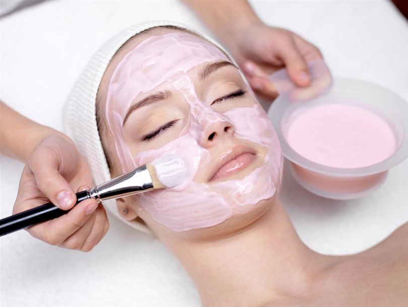Anti-age: все, что нужно знать о мануальной чистке лица