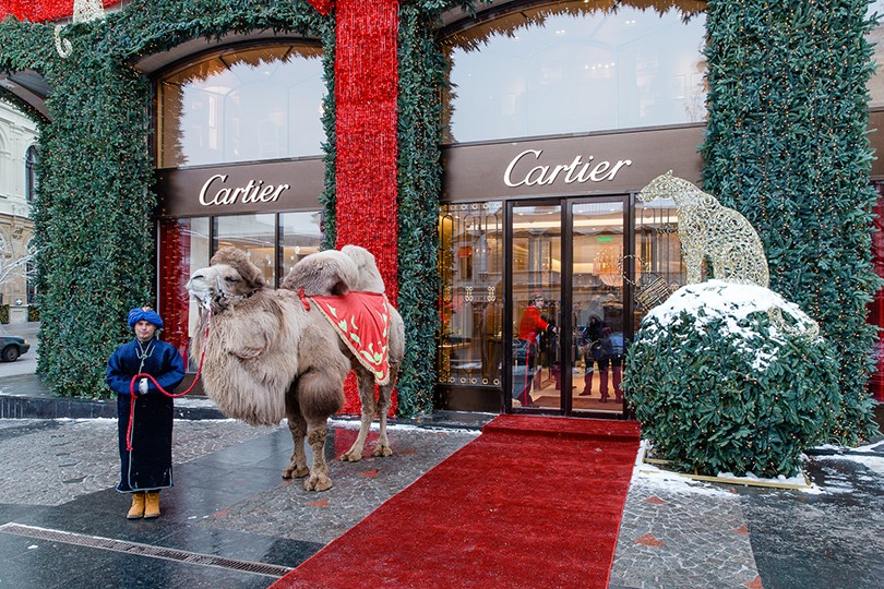 Светская хроника: детская елка в бутике Cartier