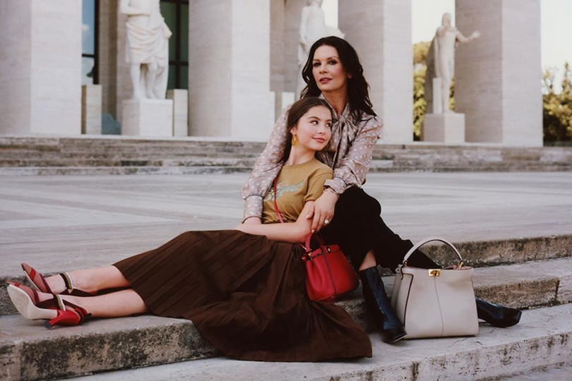 #PostaMillennials: 16-летяя дочь Кэтрин Зеты-Джонс и Майкла ...