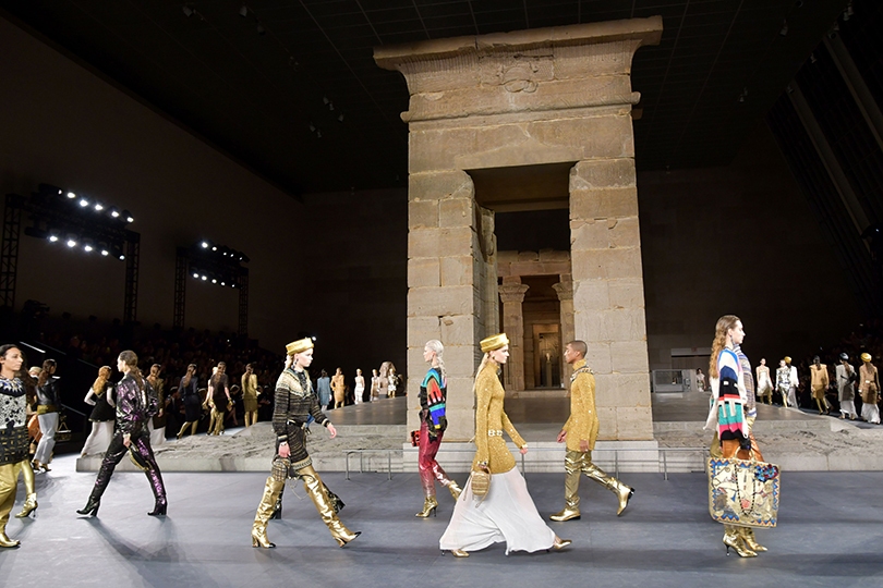 Боги древнего Египта в коллекции Chanel Métiers d’Art