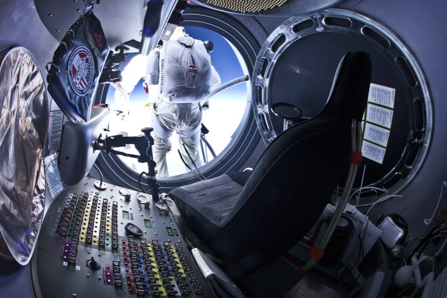 Рекорды: Побитые рекорды — прыжок Red Bull Stratos
