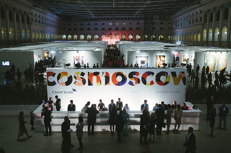 Светская хроника: открытие Cosmoscow. Современное искусство ...