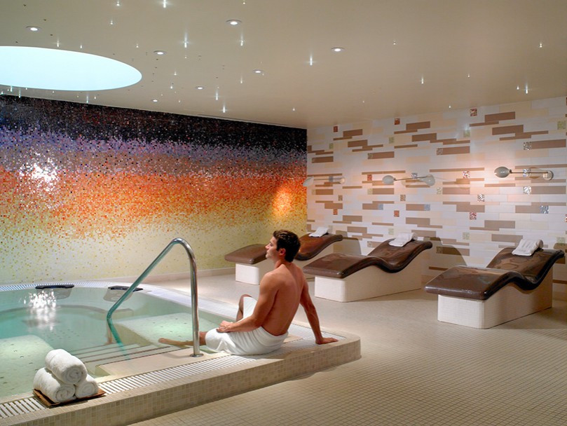 Travel News. Красота по-мужски в отеле Canyon Ranch Hotel&am...