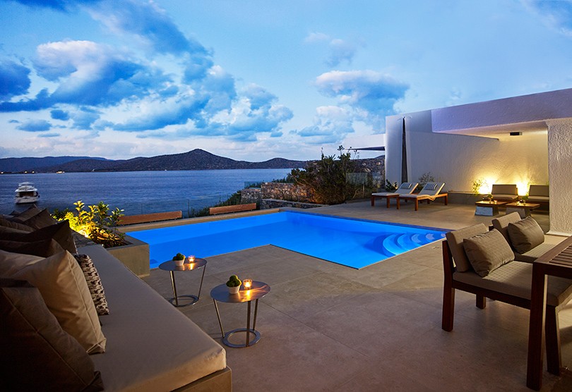 Бизнес. История успеха: интервью с владельцем Elounda Hotels...