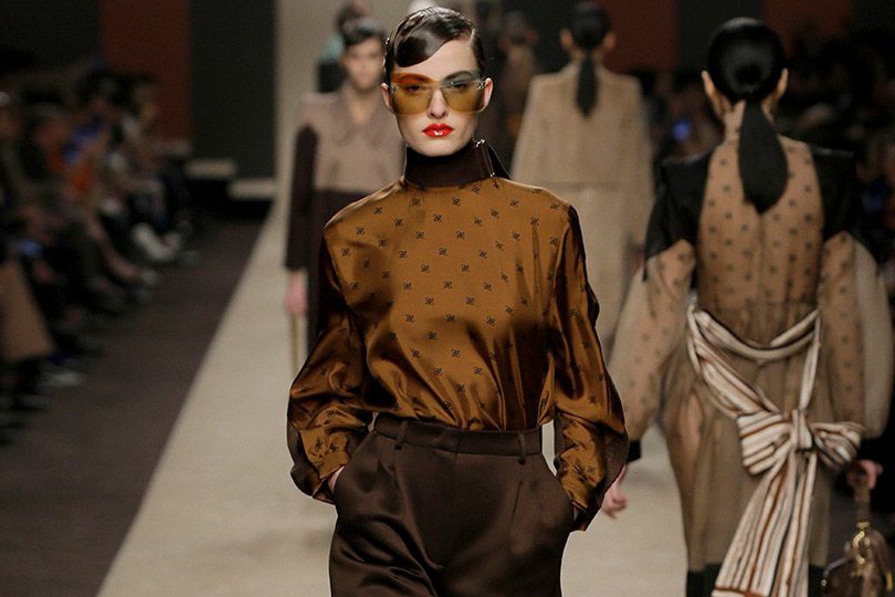 Последняя коллекция Лагерфельда для Fendi и современная готи...