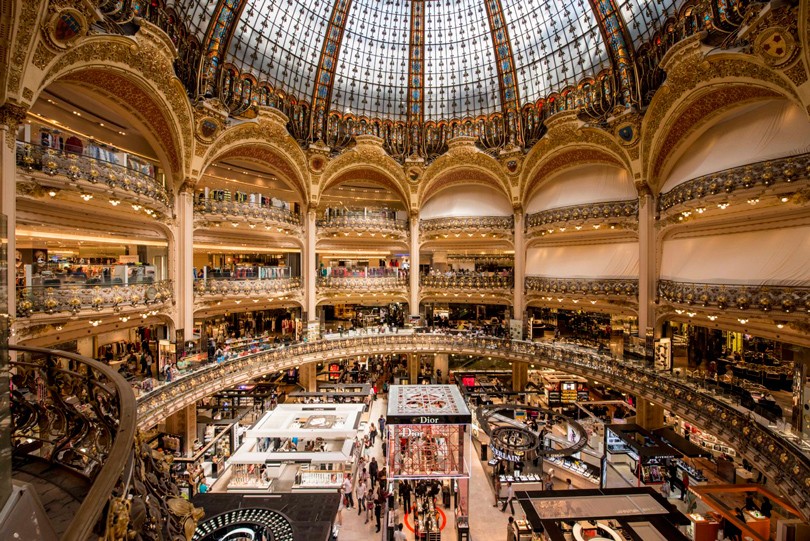 Summer Sales: распродажи и праздники в Galeries Lafayette