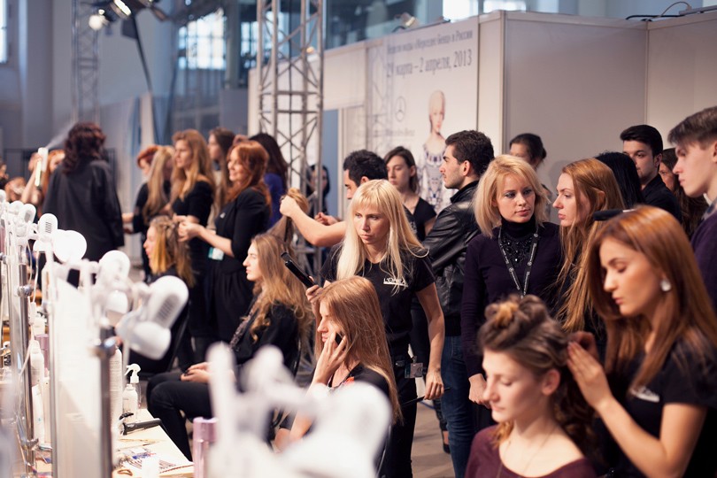 Backstage Secrets. Лучшие укладки Mercedes-Benz Fashion Week...