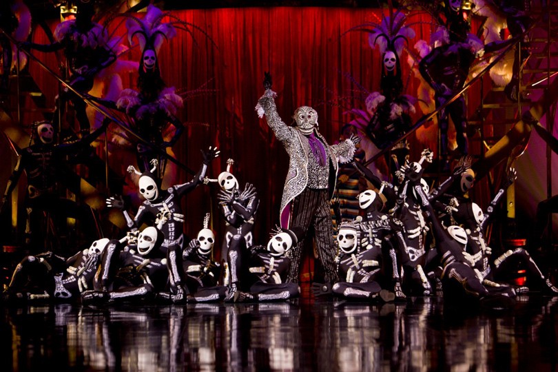 Идея дня: Зимняя распродажа в Harrods с Cirque Du Soleil