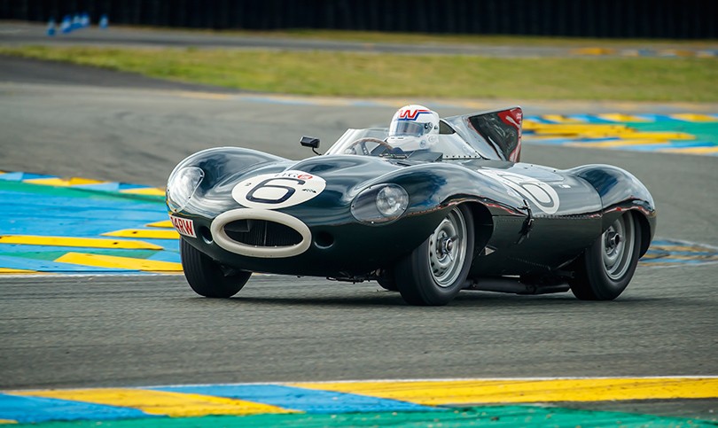 Авто: гоночные ретро-автомобили Jaguar на гонках Le Mans Cla...
