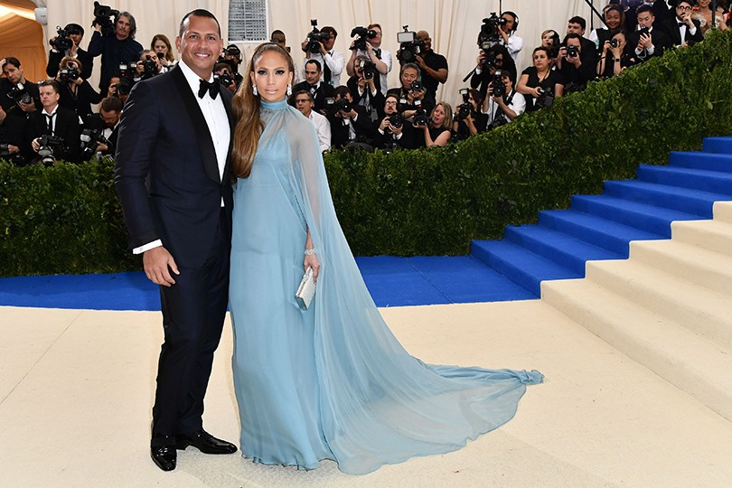 Пара недели: Дженнифер Лопес и Алекс Родригес на Met Gala 20...