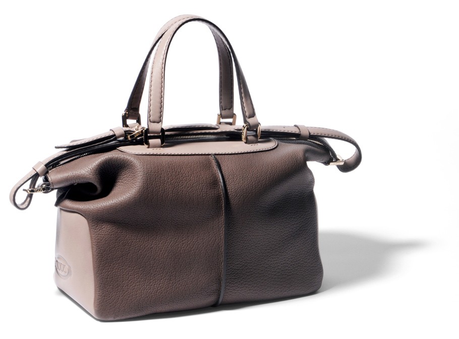 Аксессуар недели: Джессика Альба с сумкой Tod's