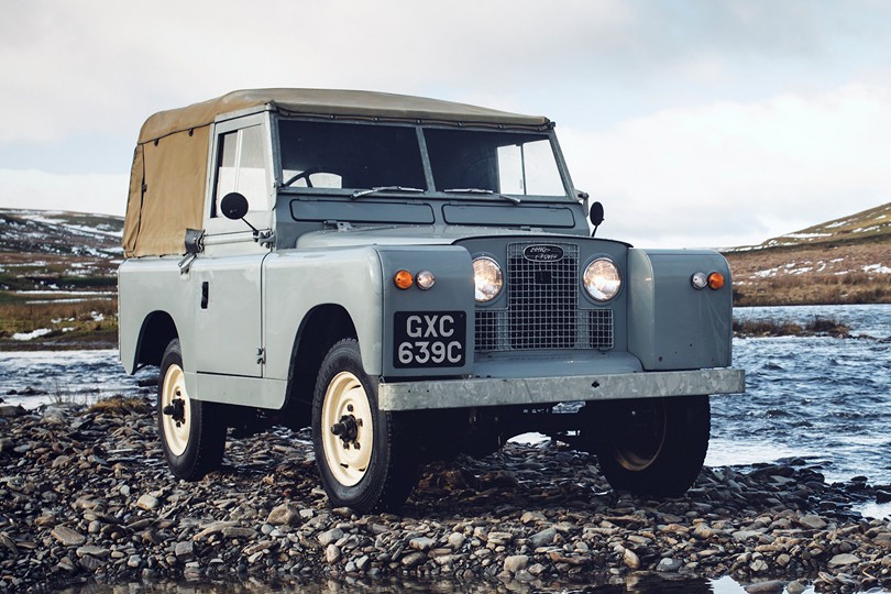 Руками трогать: 70-летие Land Rover в Музее дизайна в Лондон...