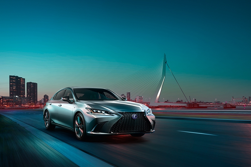 Lexus ES: невиданная технологичность на службе у поэзии