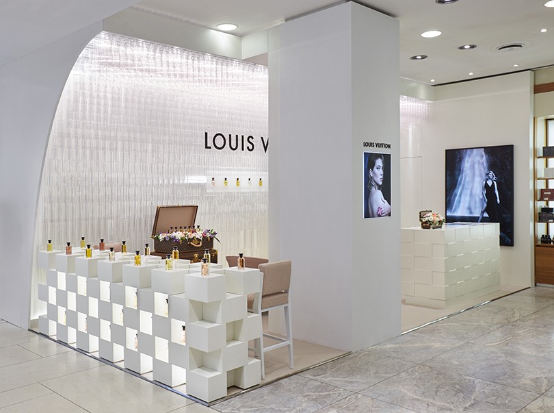 АромаШопинг: открылся парфюмерный корнер Louis Vuitton в ЦУМ...