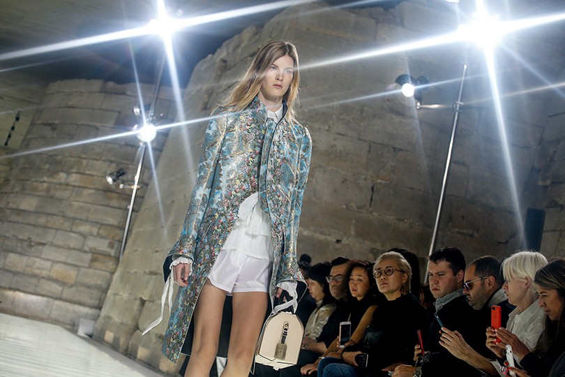 «Исторический футуризм»: показ Louis Vuitton весна-лето 2018