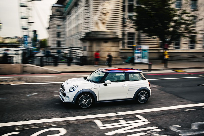 Just Married: эксклюзивная модель Mini в честь празднования ...