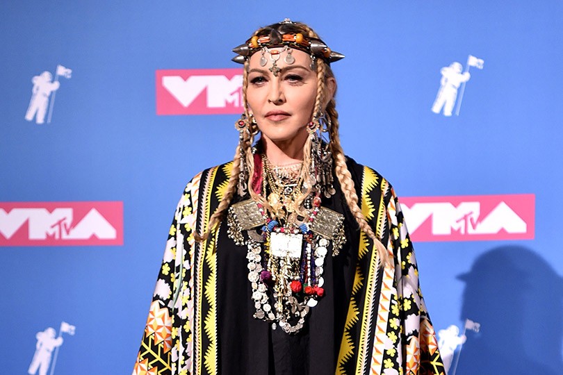 Лучшие образы с ковровой дорожки MTV VMA 2018