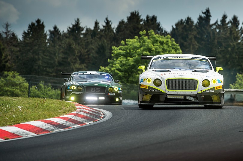 Идея на уикенд: Bentley Motorsport снова в «24 часа Нюрбургр...