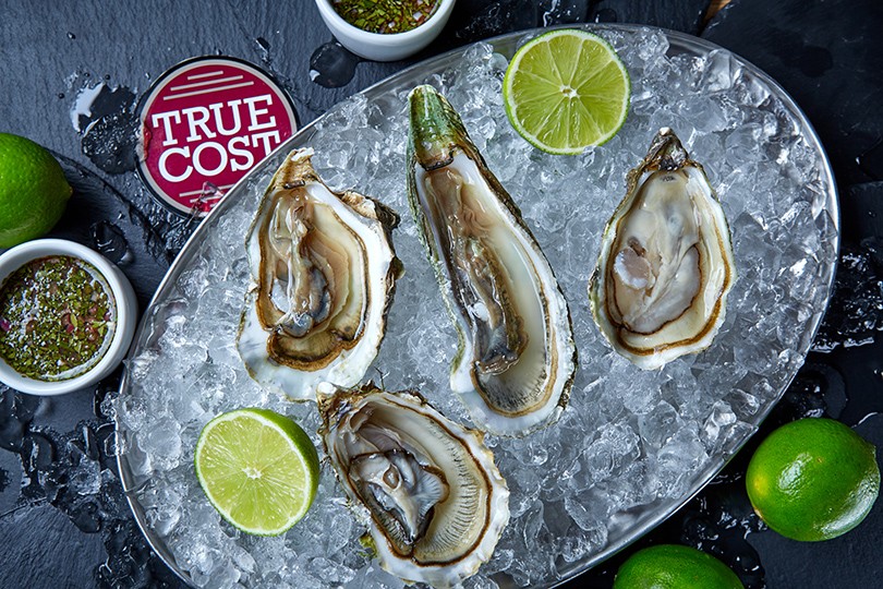 Что на ужин? Устрицы по себестоимости в True Cost Bar &...