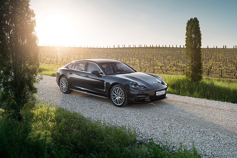 Авто с Яном Коомансом. Panamera Turbo: на дороге, гоночном т...