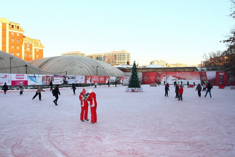Идея дня. 17 февраля — Ice Party на катке REDGRASS на Петров...