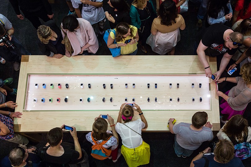 Механизмы: Apple Watch появились в России
