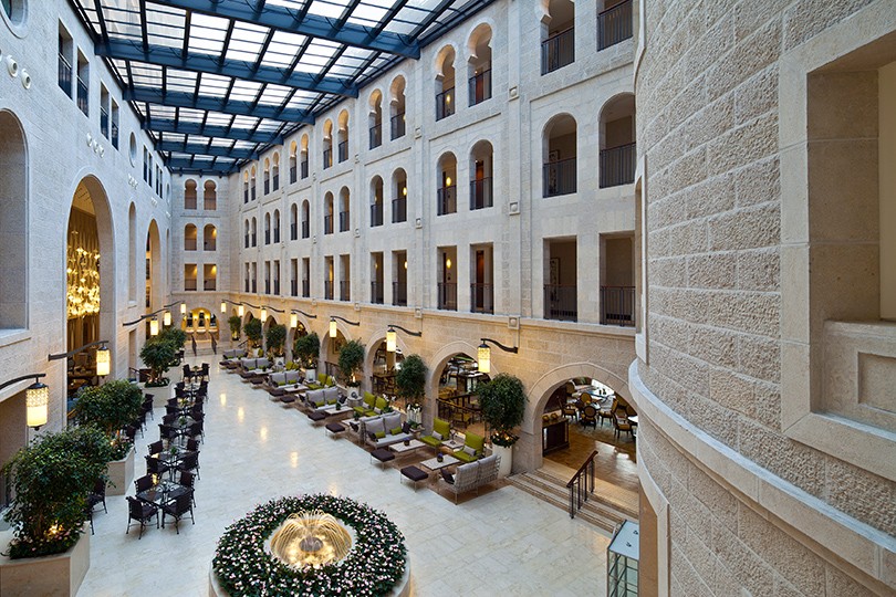 Travel News: регистрация на рейс El Al в отеле Waldorf Astor...