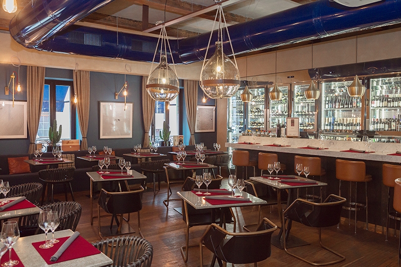 И пробка в потолок: ужин с шампанским в Wine Bar by Maritozz...