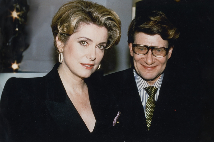 Культовые наряды Катрин Денев от Yves Saint Laurent продадут...