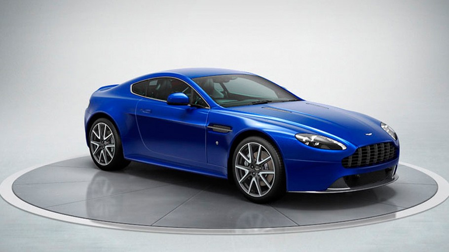 Новости: Aston Martin покорил Facebook