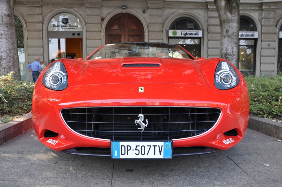 Новости: поездка на гоночных автомобилях Ferrari и Lamborghi...