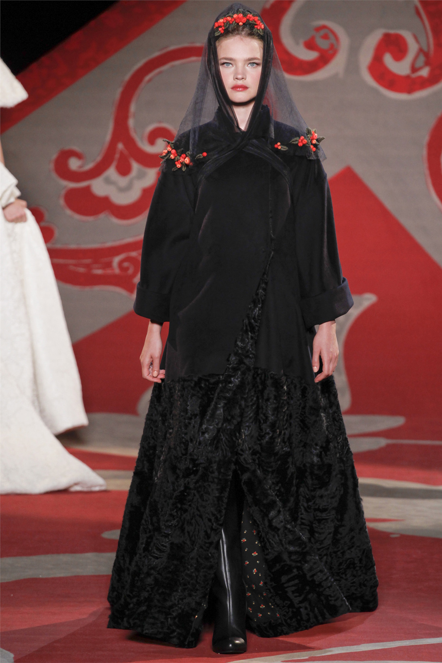 Смотреть Короткометражный фильм Ulyana Sergeenko Haute Couture видео Смотреть Короткометражный фильм Ulyana Sergeenko Haute Couture видео