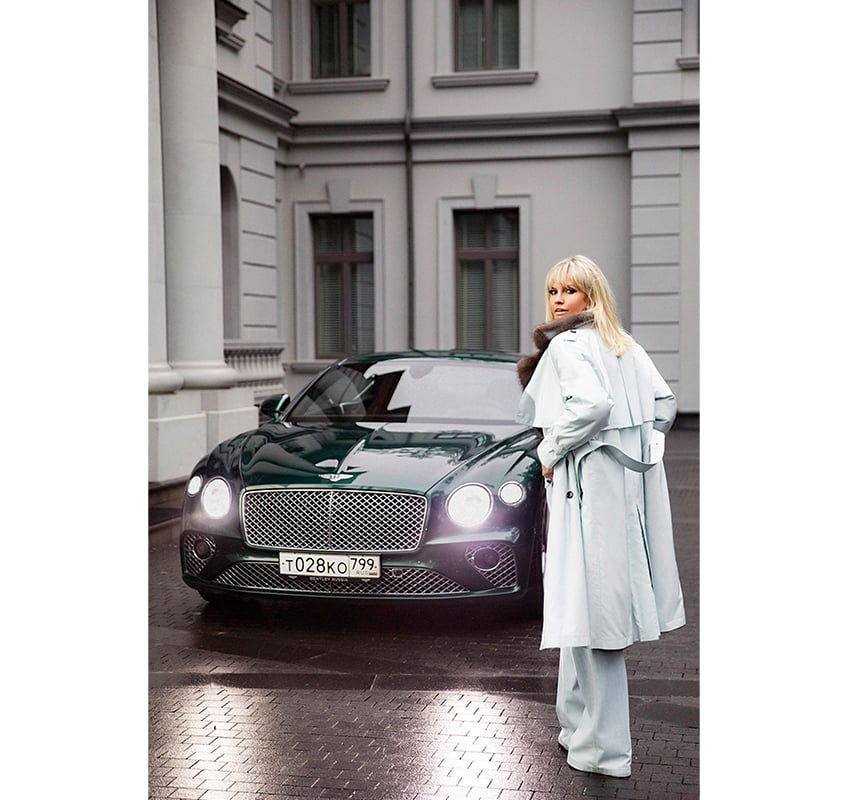 Яна Расковалова и Bentley Continental GT