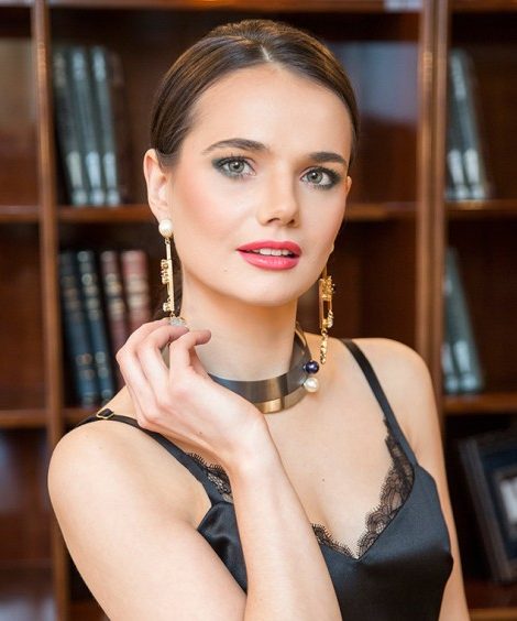 Уроки красоты с Евгенией Ленц: как сделать вечернюю укладку-хвост