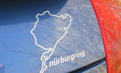 Механизмы с Яном Коомансом: мужской уикенд на Nürburgring Nordschleife