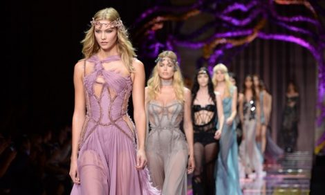 Style Notes: показ Atelier Versace в рамках Недели haute couture в Париже