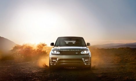 Дороги, которые мы выбираем: спортивный внедорожник Range Rover Sport в городе