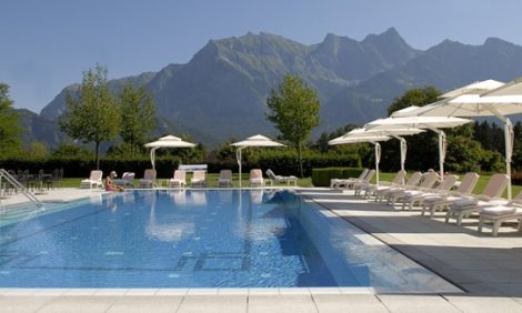 Travel News: как отдохнуть на термальном курорте в Швейцарии по приятной цене?