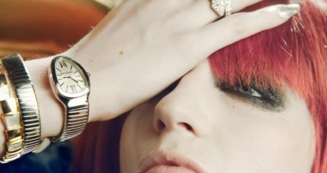 Новости: Ювелирная коллекция Bulgari Serpenti в клипе Florence & the Machine «Spectrum»