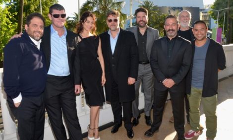 Cannes-2014. Ольга Куриленко и Рассел Кроу представили военную драму «Искатель воды»