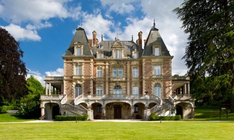 Идея на уикенд: сыграйте в квест Cluedo во французском замке Chateau Bouffemont