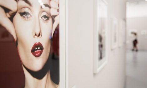 Art & More: 100 лет истории моды в объективе фотографов Vogue и Condé Nast